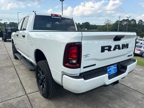 Used 2025 RAM 2500 4x4 Crew Cab image 5
