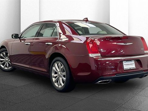 Used 2018 Chrysler 300 Limited w/ Light Group image 9