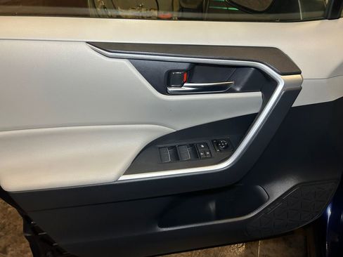 Certified 2025 Toyota RAV4 XLE AWD/4WD image 20
