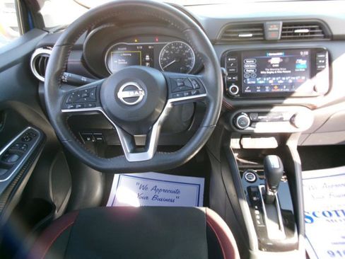 Used 2024 Nissan Versa SR FWD image 11