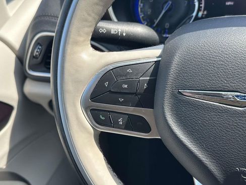 Used 2020 Chrysler Pacifica Limited image 24