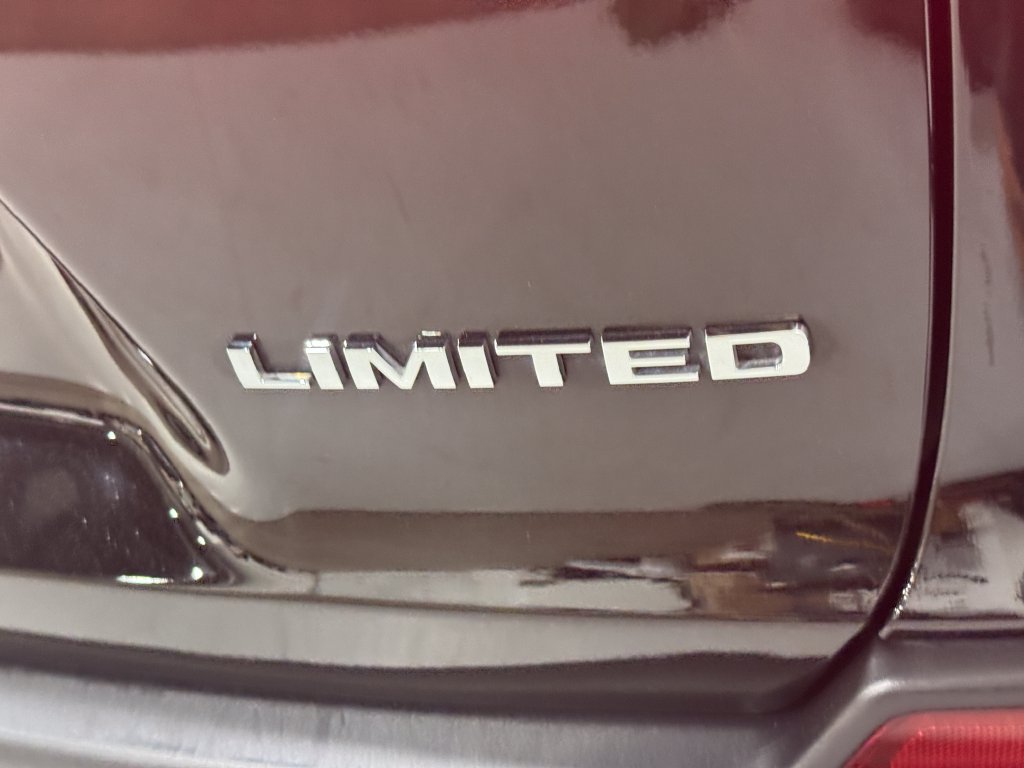 Used 2022 Jeep Cherokee Limited AWD/4WD image 32