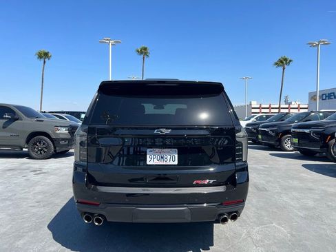 Used 2025 Chevrolet Suburban RST w/ Comfort Package AWD/4WD image 6