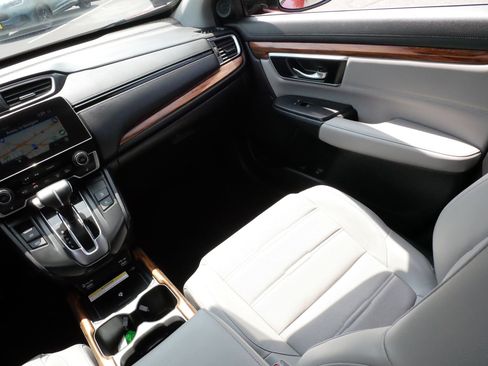 Used 2020 Honda CR-V Touring image 11
