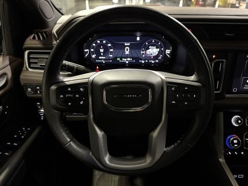 Used 2022 GMC Yukon Denali w/ Denali Premium Package image 21