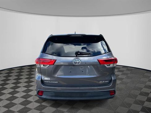 Used 2019 Toyota Highlander XLE image 6