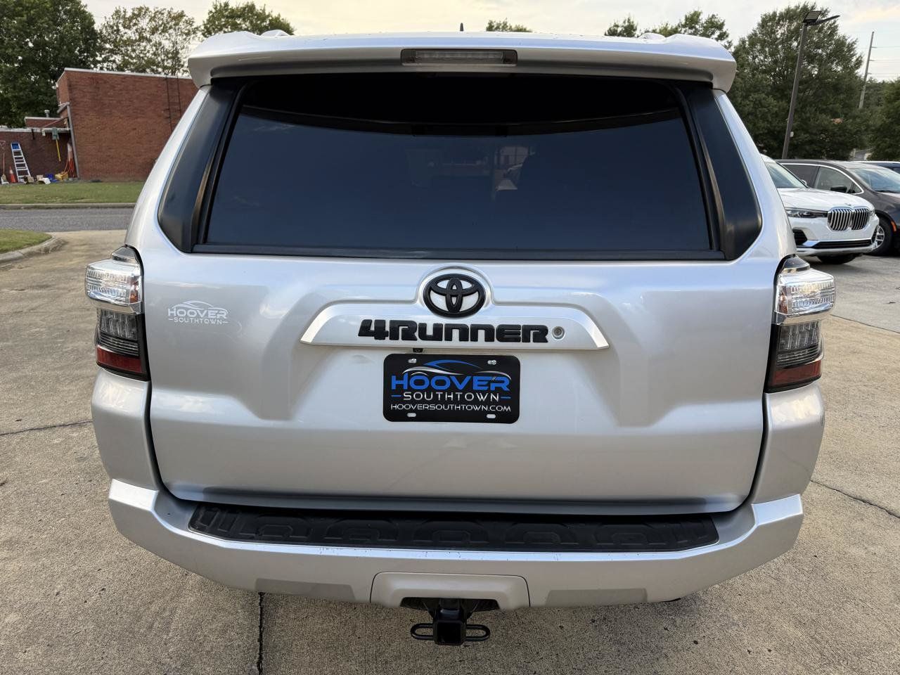Used 2016 Toyota 4Runner SR5 RWD image 4