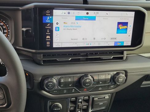 New 2026 Jeep Gladiator Mojave image 8