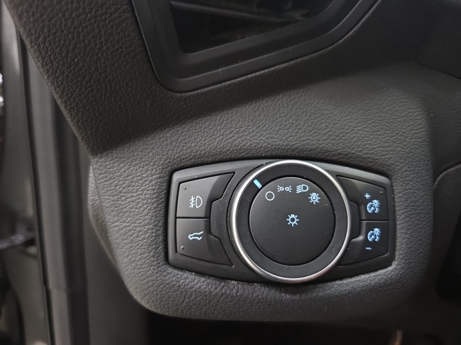 Used 2018 Ford Escape SE w/ SE Sync 3 Package AWD/4WD image 27