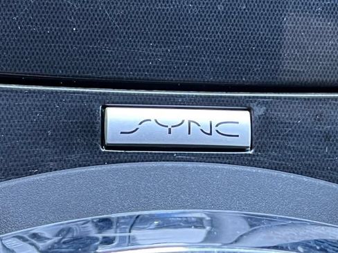 Used 2015 Ford Taurus Limited w/ Equipment Group 301A FWD image 28
