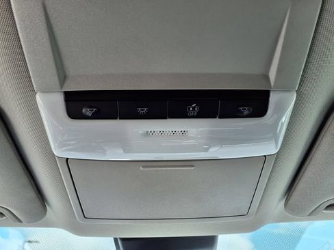 Used 2025 Nissan Altima 2.5 SV FWD image 13