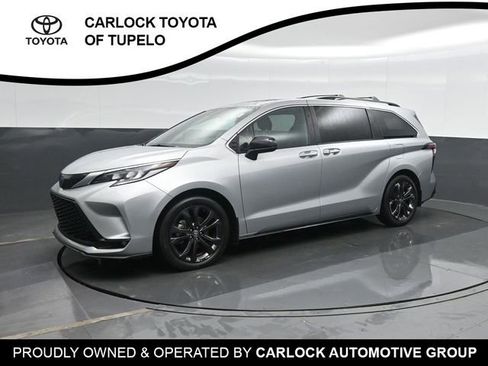 Used 2024 Toyota Sienna XSE w/ XSE Plus Package image 1