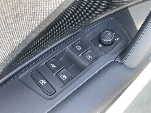 New 2025 Volkswagen Tiguan S image 11