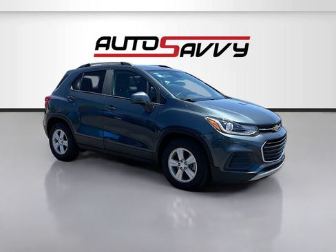 Used 2022 Chevrolet Trax LT w/ LT Convenience Package FWD image 1