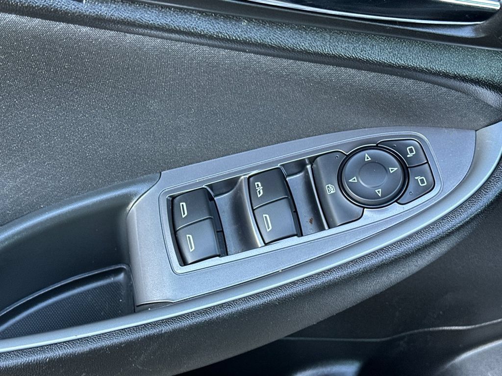 Used 2024 Chevrolet Malibu LT FWD image 12