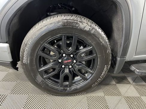 Used 2024 GMC Sierra 1500 Elevation w/ LPO, Elevation Black Package image 10