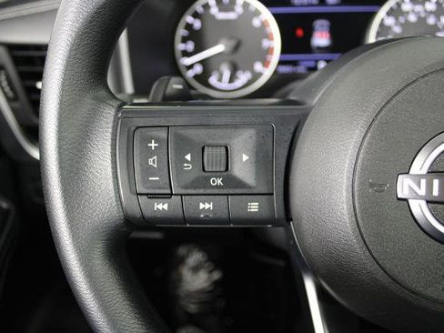 Certified 2024 Nissan Rogue SV FWD image 25