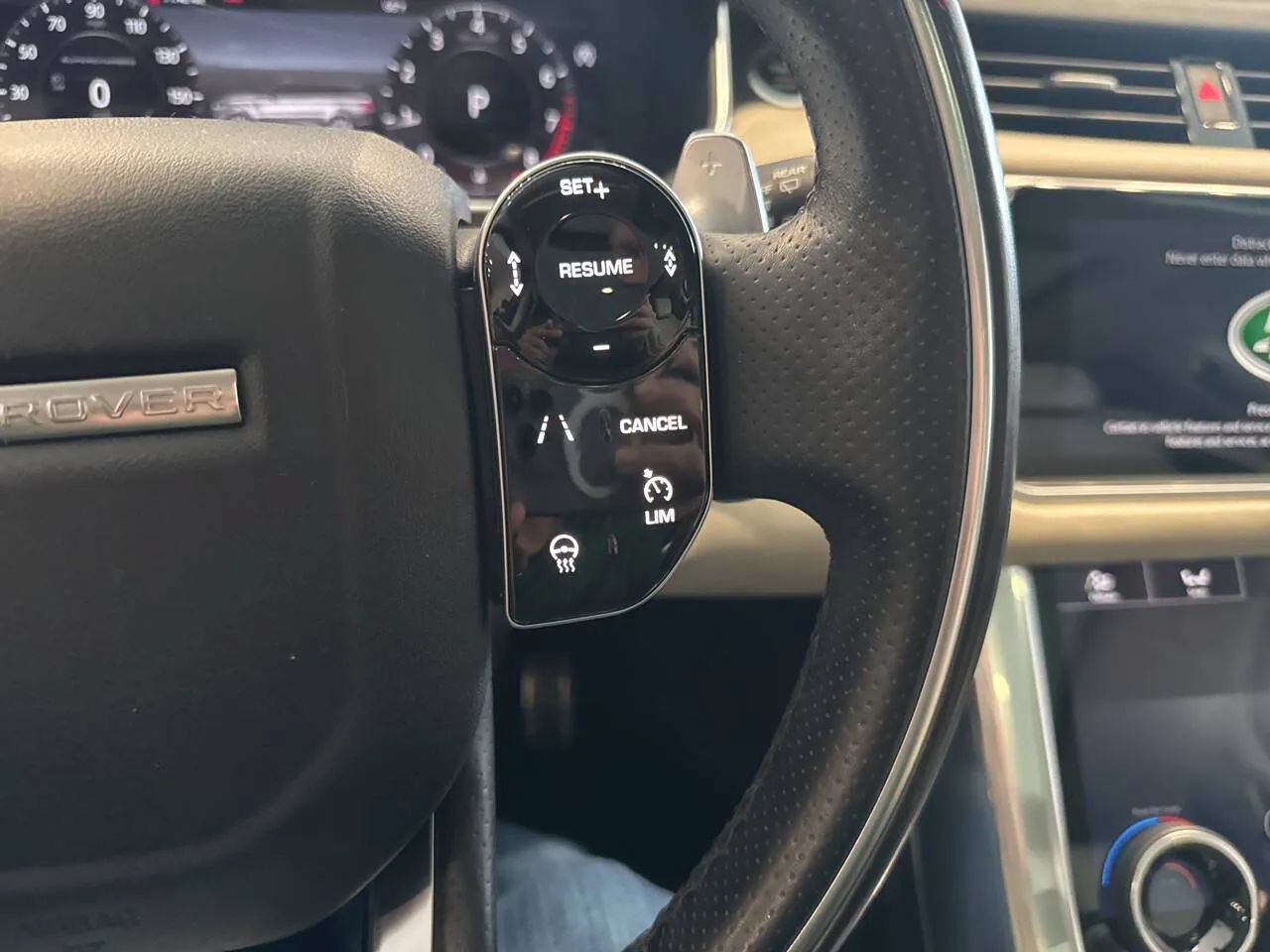 Used 2018 Land Rover Range Rover Sport Supercharged AWD/4WD image 38