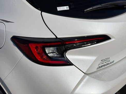 Used 2023 Toyota Corolla SE w/ SE Premium Package image 10