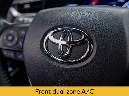 Used 2021 Toyota Venza XLE image 23