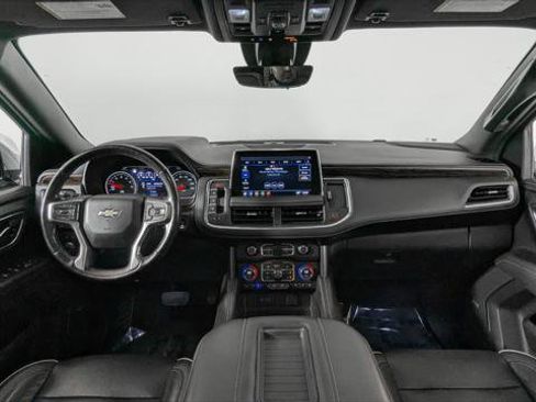 Used 2021 Chevrolet Suburban Premier w/ Premium Package RWD image 29