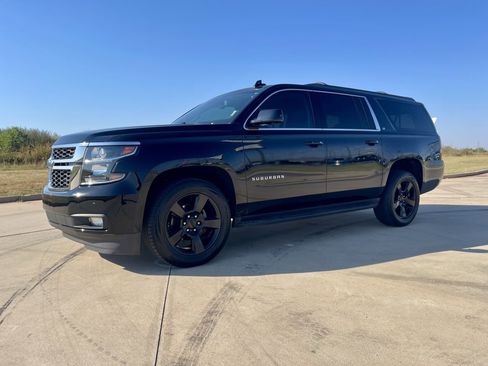Used 2018 Chevrolet Suburban LT image 6