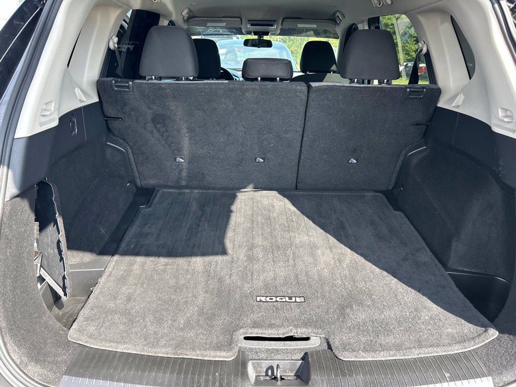 Used 2022 Nissan Rogue SV FWD image 10
