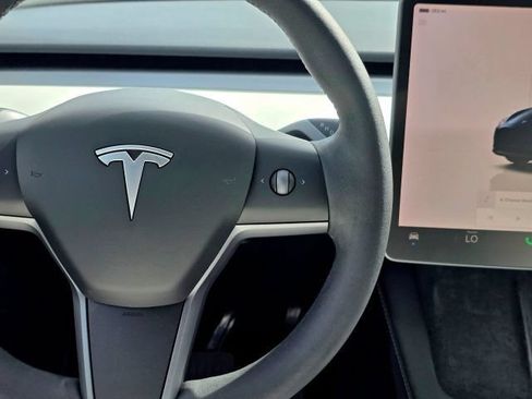 Used 2023 Tesla Model Y Long Range AWD/4WD image 17