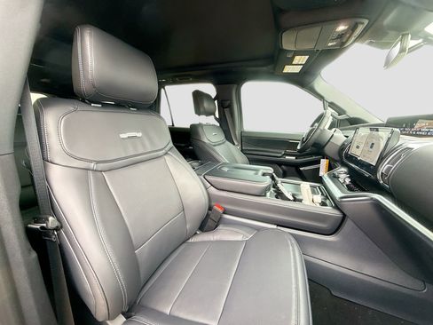 New 2025 Ford Expedition Max Platinum w/ Stealth Performance Package AWD/4WD image 38