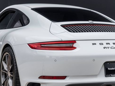 Certified 2018 Porsche 911 Carrera T RWD image 14