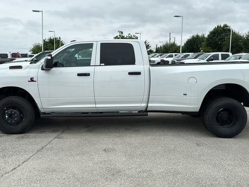 New 2026 RAM 3500 Tradesman AWD/4WD image 8