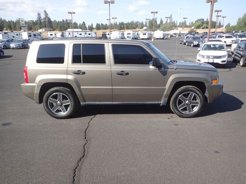 Used 2008 Jeep Patriot Sport AWD/4WD image 6