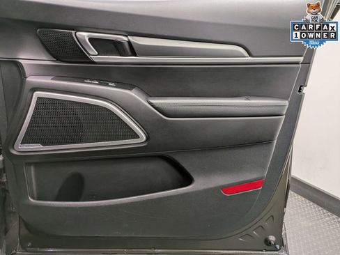 Used 2022 Kia Telluride S image 28