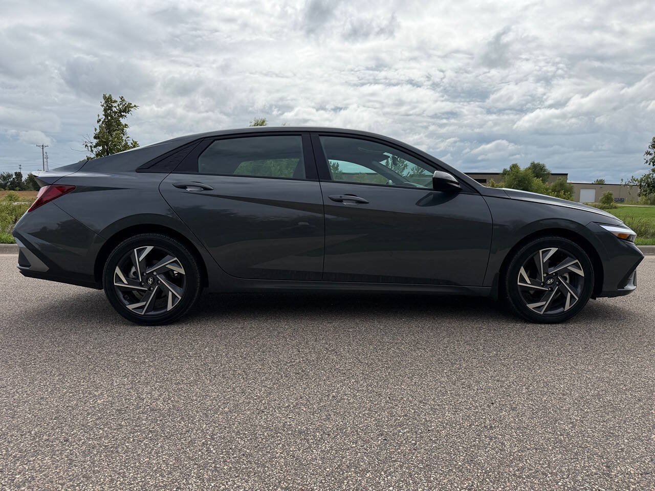 Used 2025 Hyundai Elantra Sport FWD image 7