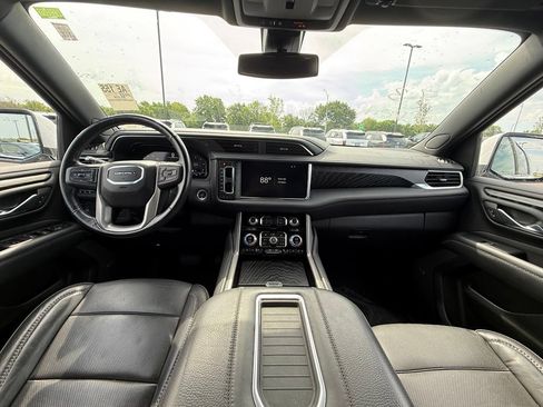 Used 2022 GMC Yukon XL Denali AWD/4WD image 27