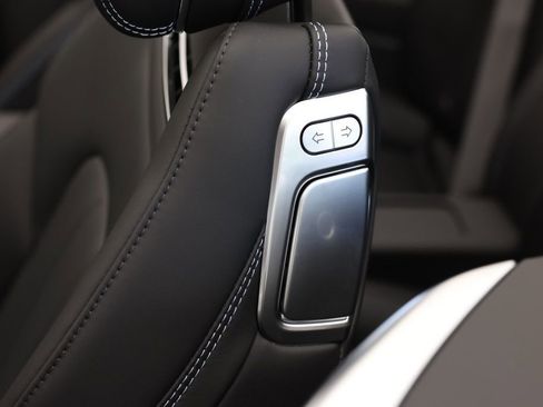 Used 2025 Bentley Continental GTC image 27