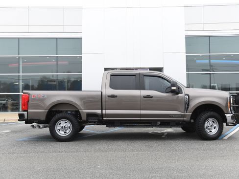 Used 2023 Ford F250 XL w/ XL Off-Road Package image 1