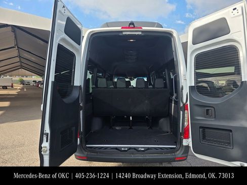 Used 2025 Mercedes-Benz Sprinter 2500 image 5
