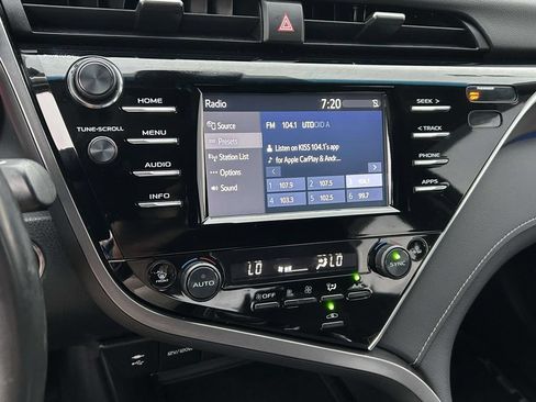 Used 2018 Toyota Camry XSE FWD image 24
