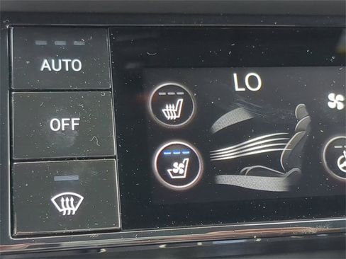 Used 2024 Genesis G70 3.3T Advanced w/ Sport Prestige Package image 32