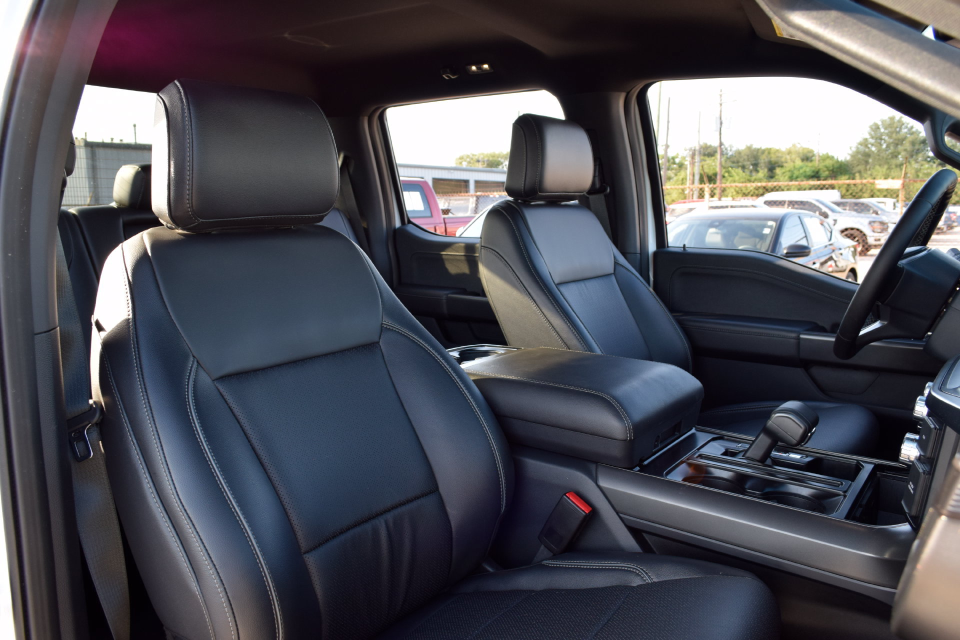 Used 2025 Ford F150 Lariat AWD/4WD image 25