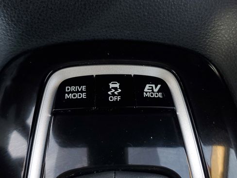 Certified 2025 Toyota Corolla LE image 27