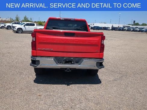 Used 2024 Chevrolet Silverado 1500 LT AWD/4WD image 6