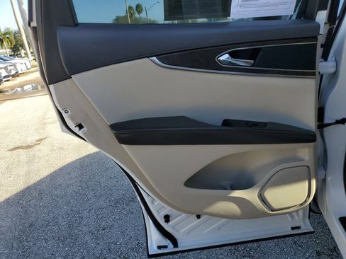 Used 2017 Lincoln MKX Reserve w/ Lincoln MKX Climate Package image 16