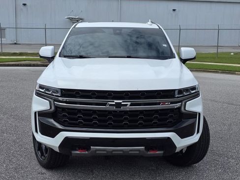 Used 2022 Chevrolet Tahoe Z71 w/ Luxury Package AWD/4WD image 2