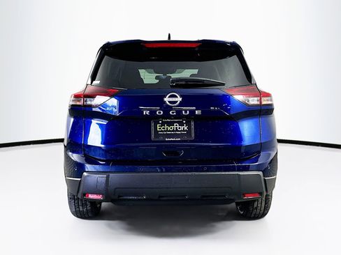 Used 2025 Nissan Rogue SV image 7
