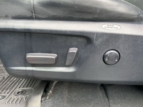 Used 2021 Toyota Tundra Limited w/ Limited Premium Package AWD/4WD image 13