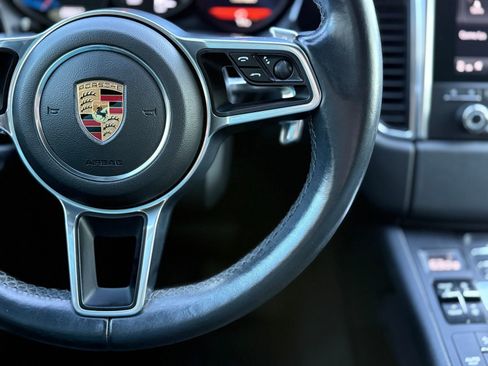 Used 2017 Porsche Macan S image 26