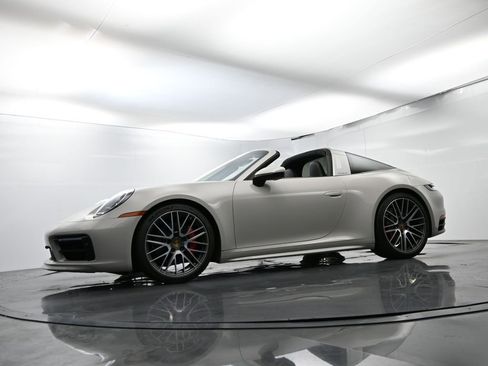 Certified 2021 Porsche 911 Targa 4S image 53