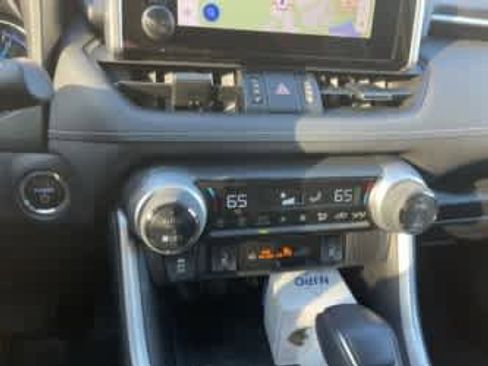 Used 2023 Toyota RAV4 XLE Premium image 26